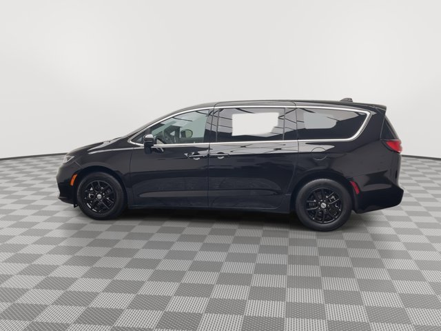 2025 Chrysler Pacifica Select - Photo 37