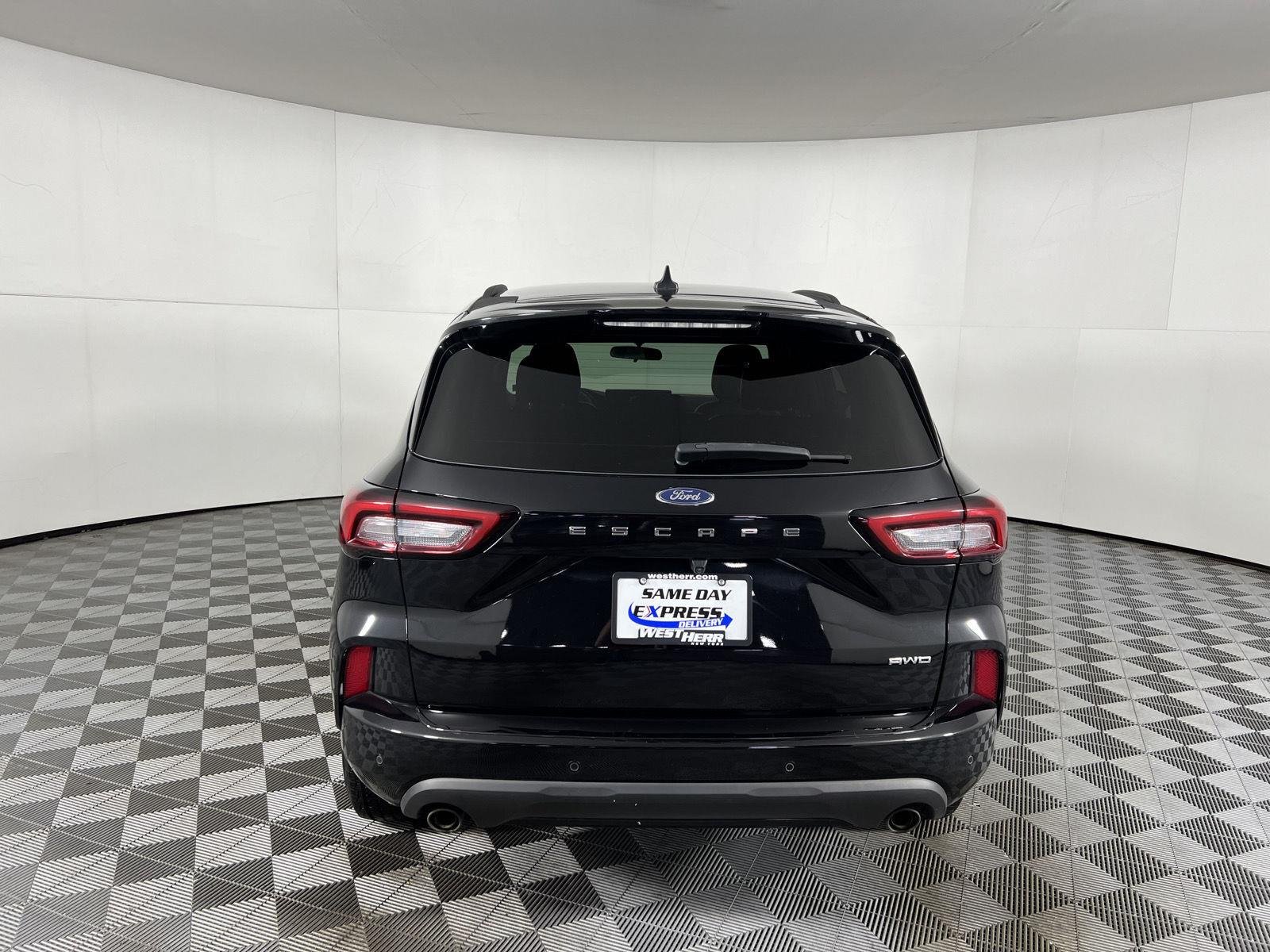 Used 2023 Agate Black Ford ST-Line image 3