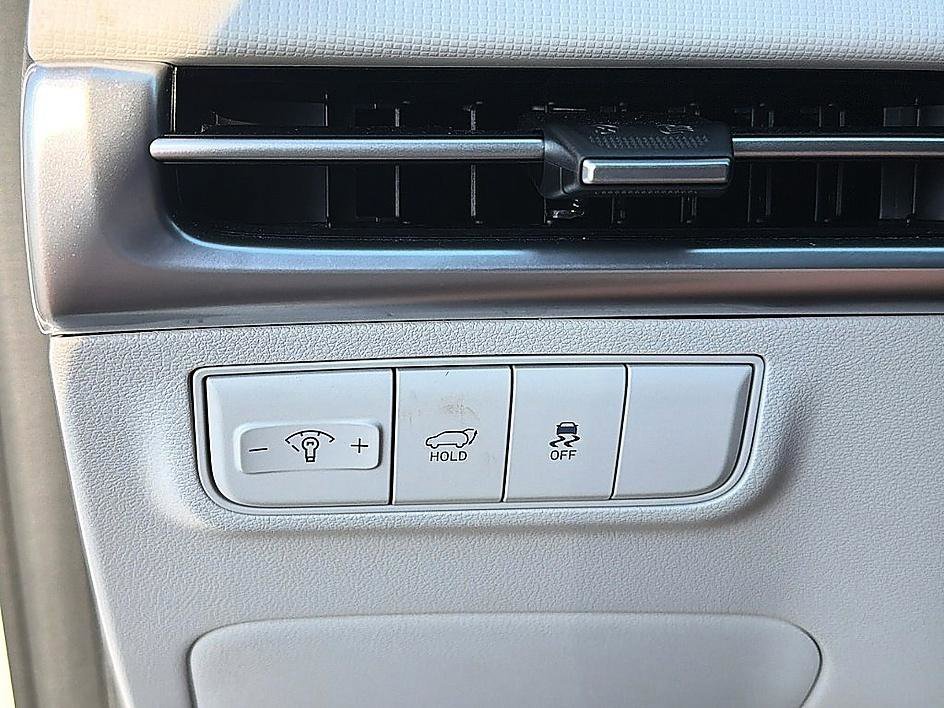 Used 2025 Serenity White Pearl Hyundai SEL image 18