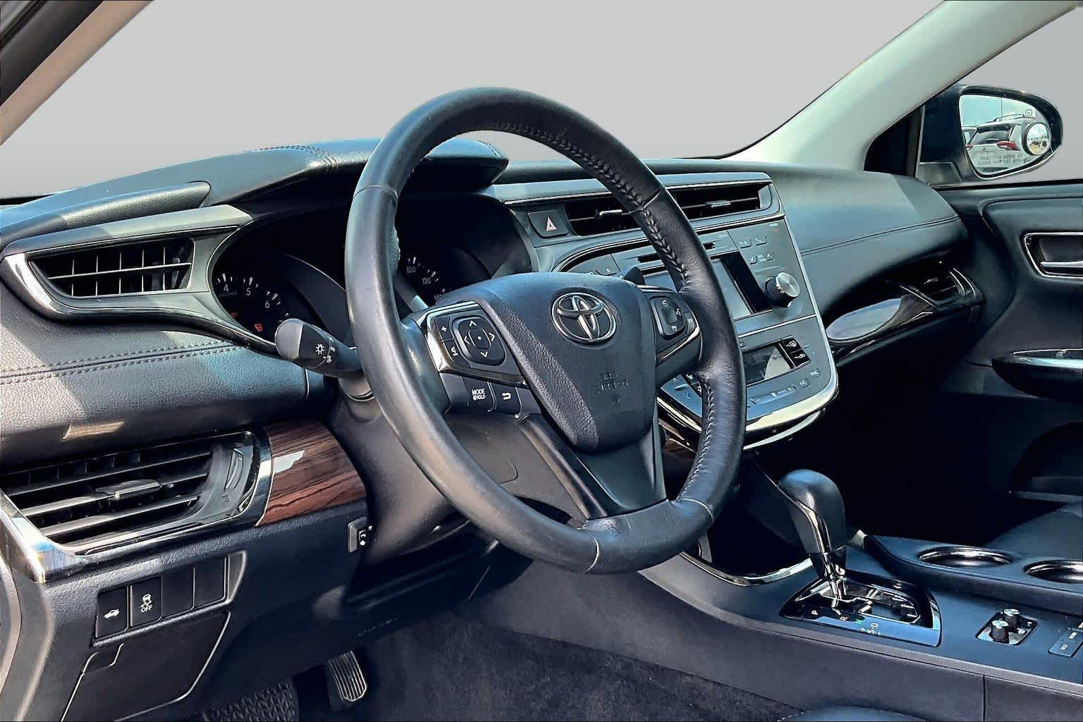 Used 2015 Celestial Silver Metallic Toyota XLE image 18