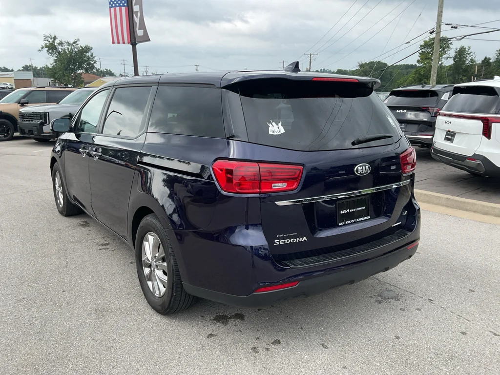 Used 2021 Celestial Blue Kia LX image 7