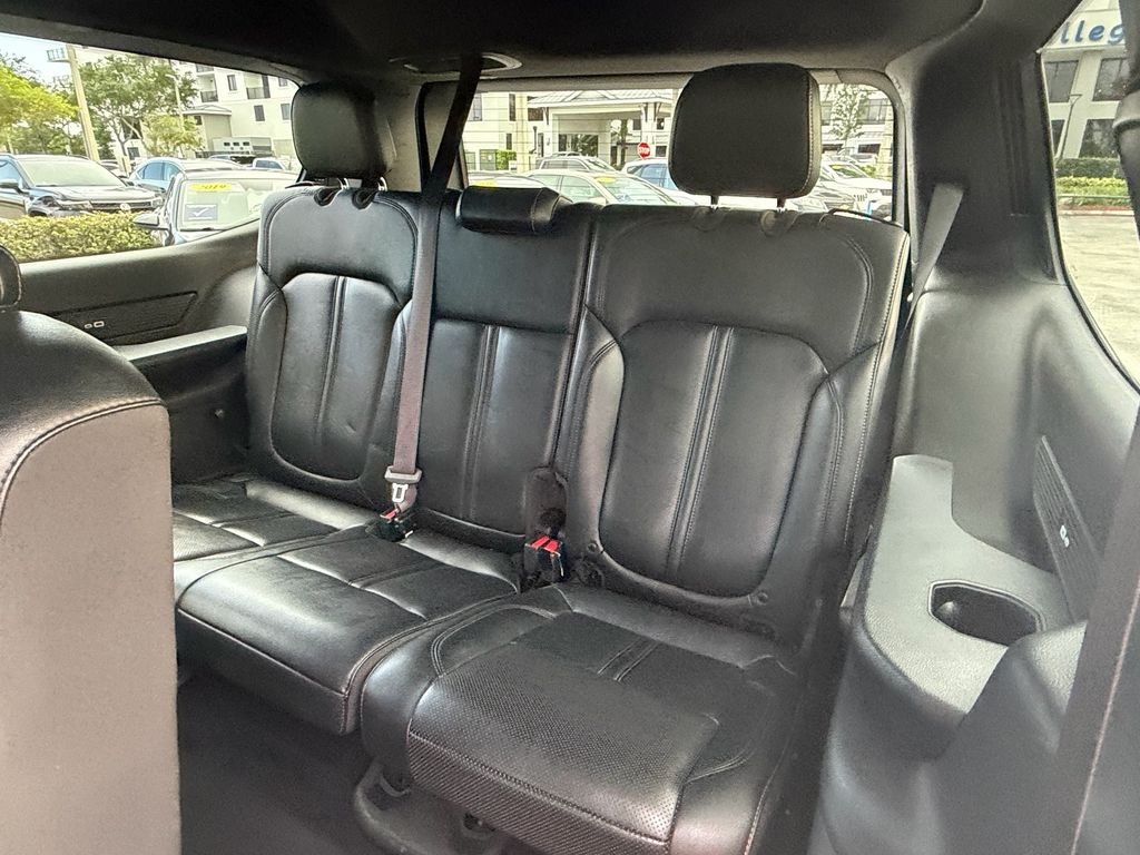 Used 2022 White Jeep Series II image 11
