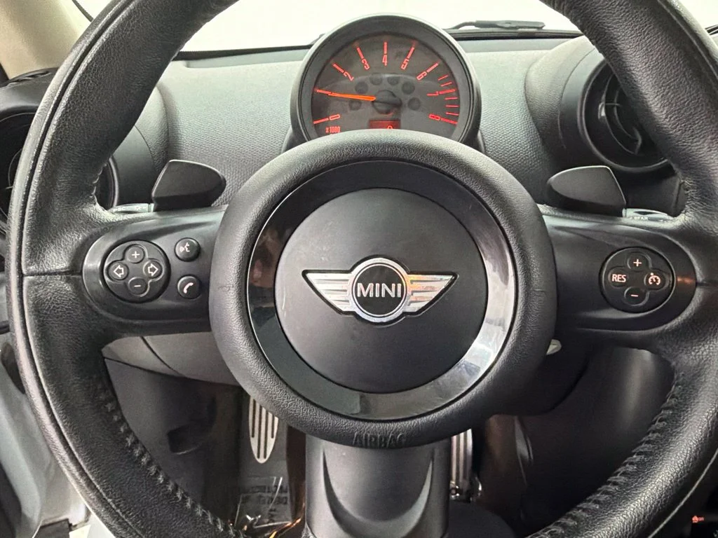 Used 2015 White MINI Base image 3