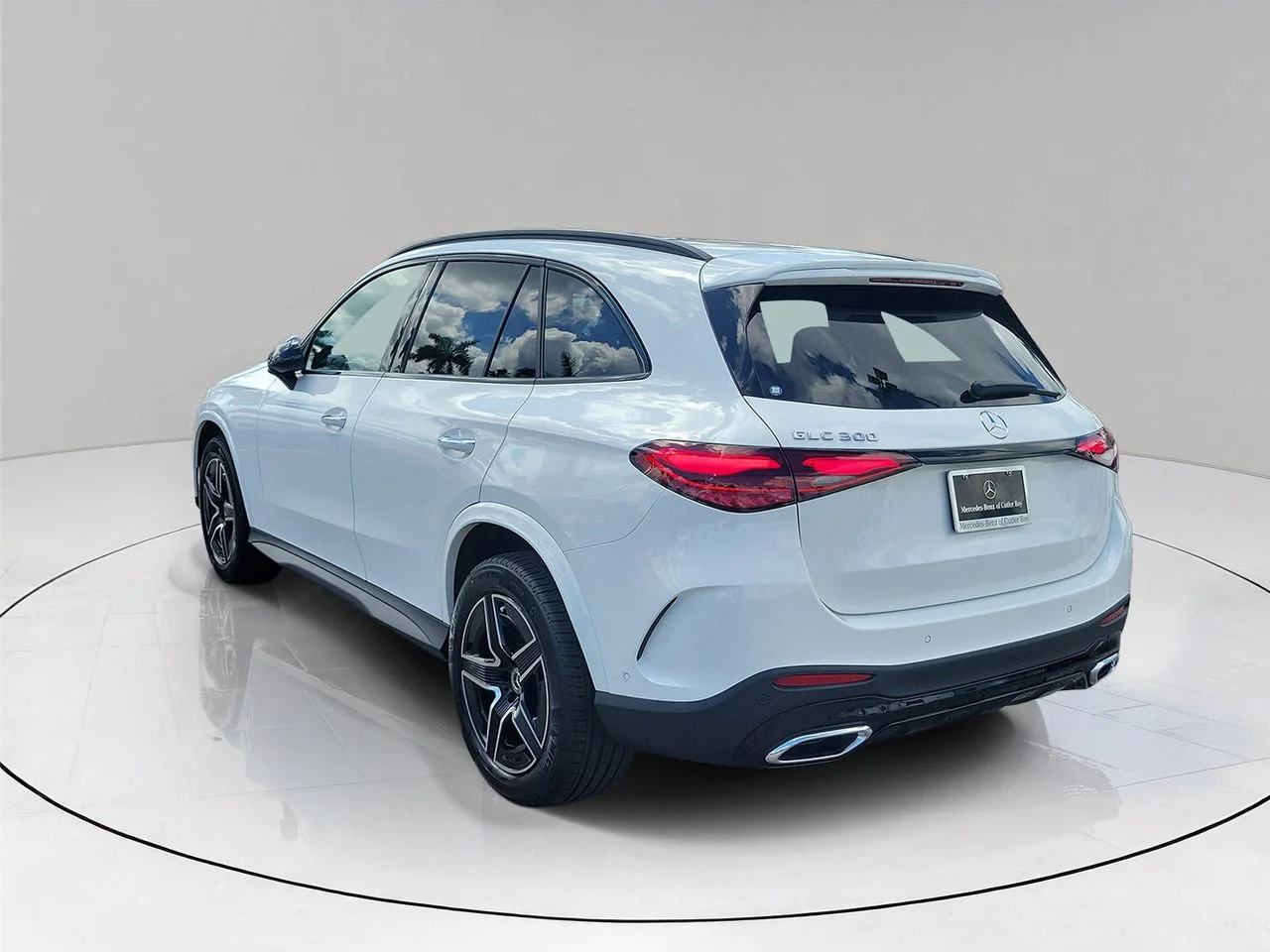 New 2026 Polar White Mercedes-Benz GLC 300 image 6
