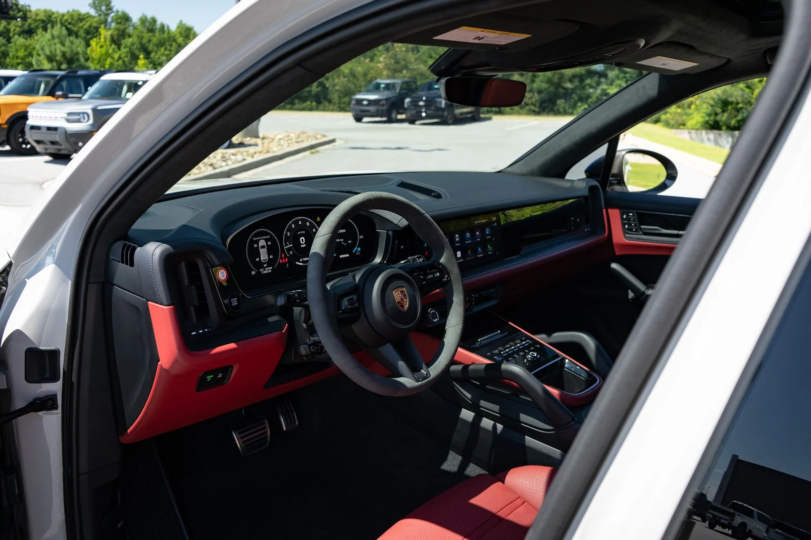 Used 2023  Porsche GTS image 28