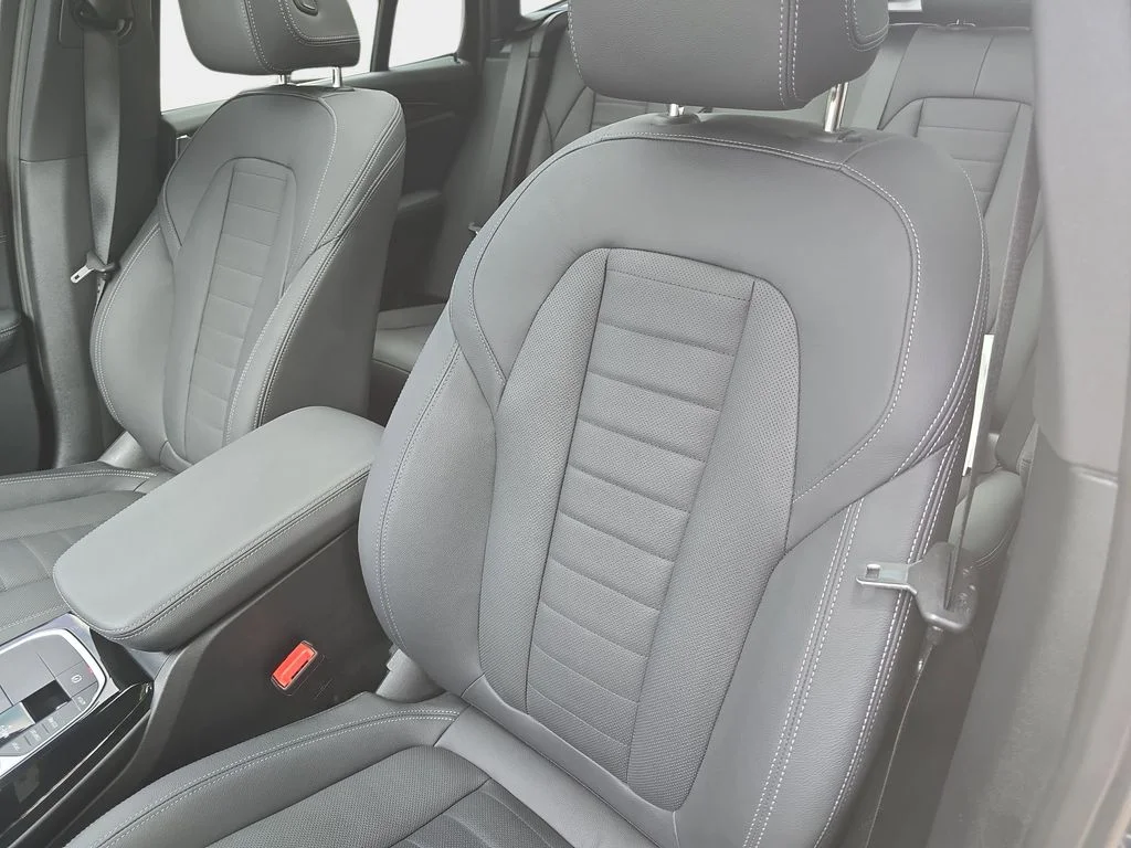 Used 2023 Gray BMW sDrive30i image 26