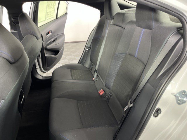 Certified Used 2022 Pearl Toyota SE image 33