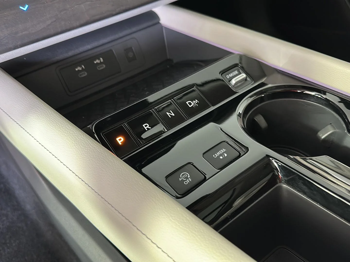 Used 2025 Super Black Nissan SL image 29