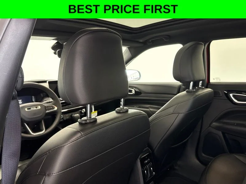 New 2026 Red Hot Pearl-Coat Exterior Paint Jeep Limited image 18