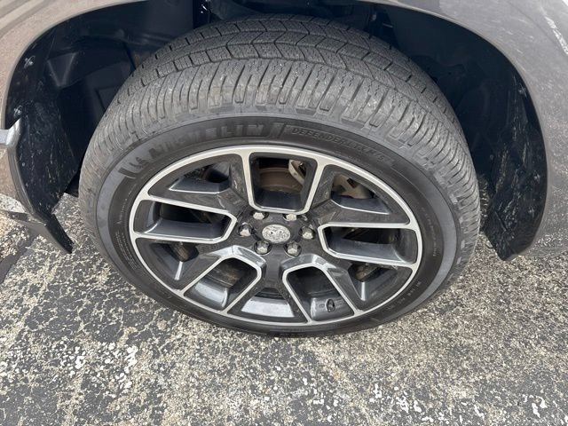 Used 2019 Granite Crystal Metallic Clearcoat Ram Laramie image 18