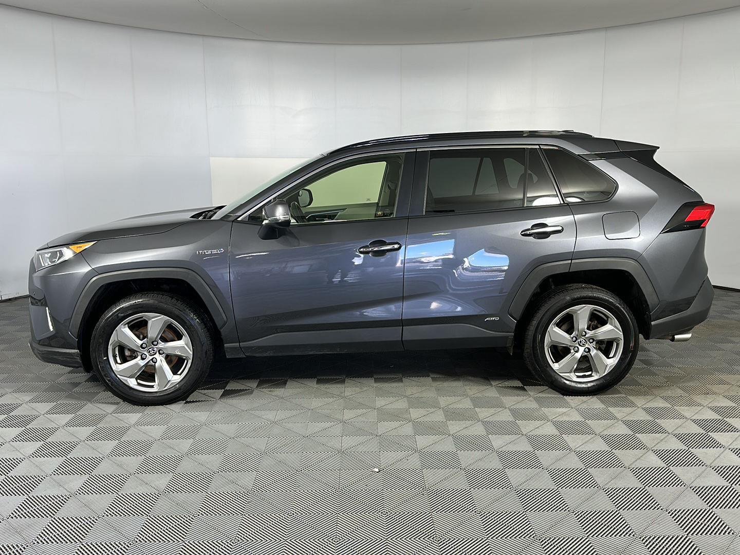 Used 2020 Magnetic Gray Metallic Toyota Limited image 5