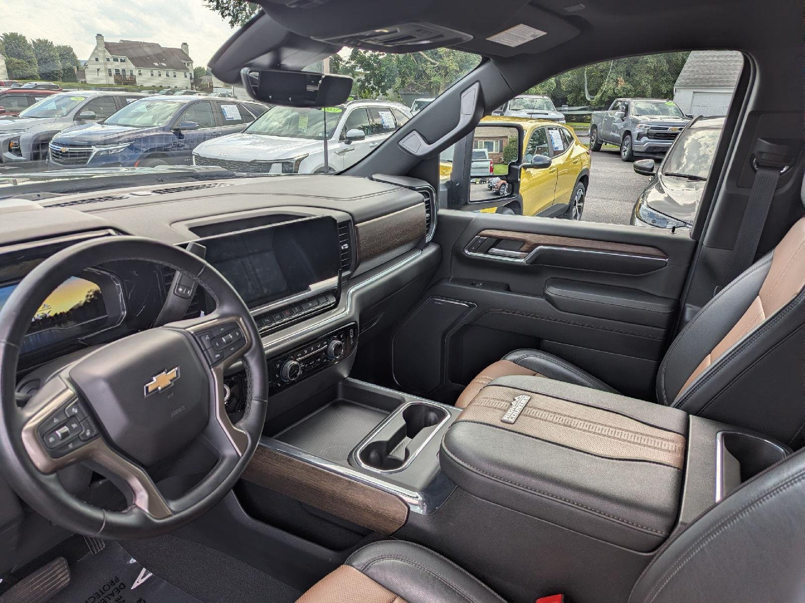 Used 2024 Black Chevrolet High Country image 13