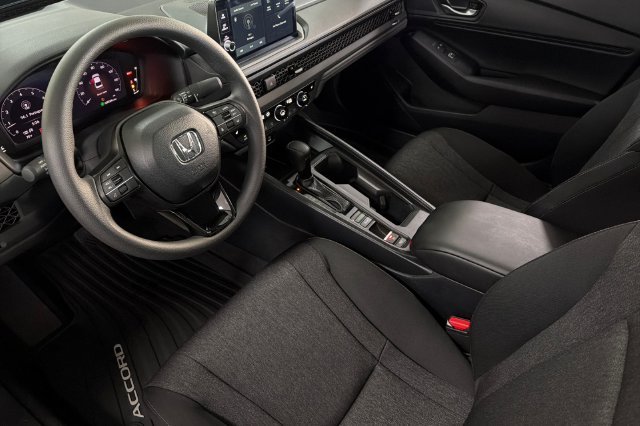 New 2026 Crystal Black Pearl Honda SE image 8