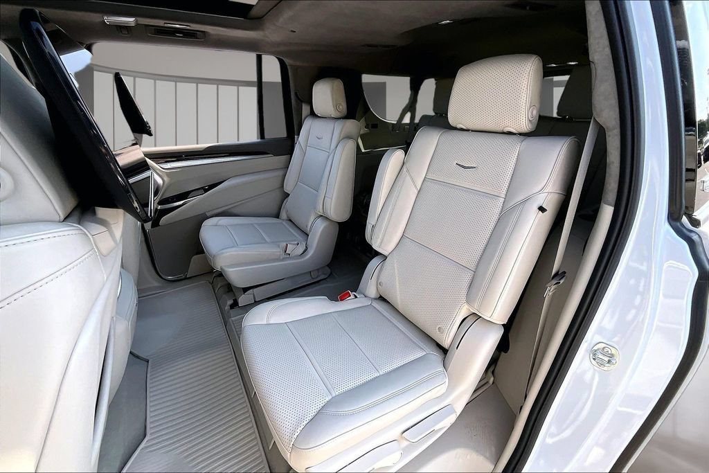 New 2026 Vibrant White Tricoat Cadillac Platinum Luxury image 10
