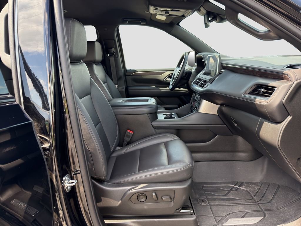 Used 2024 Black Chevrolet Z71 image 28
