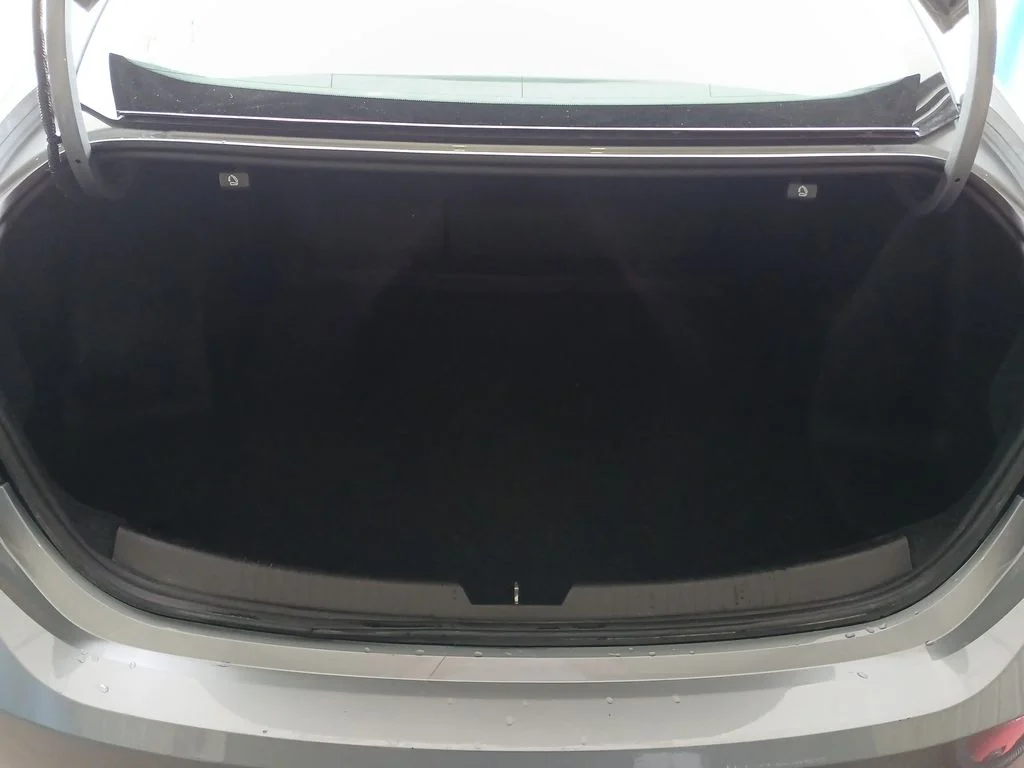 Used 2024 Gray Chevrolet LT image 27