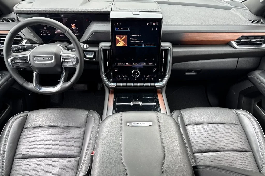 2025 GMC Yukon XL Denali - Photo 13