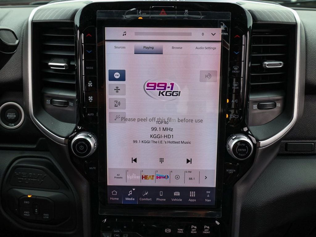 New 2026 Bright White Clear-Coat Exterior Paint RAM Big Horn Night Edition image 27