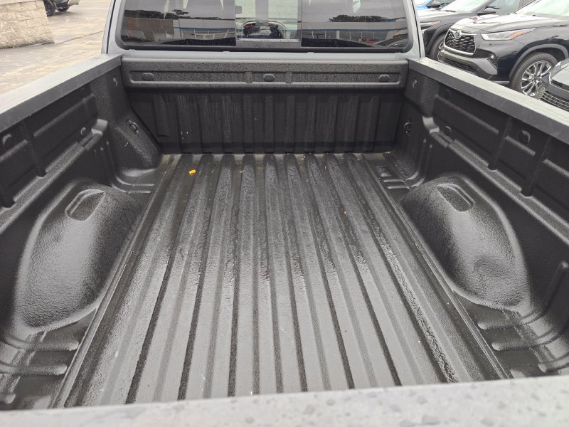 Used 2018 Gray Chevrolet Z71 image 6