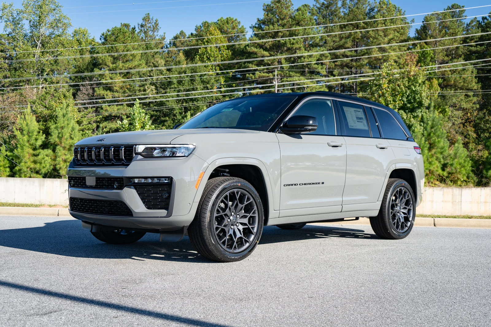New 2027 Sting-Gray Clear-Coat Paint Jeep Summit image 9