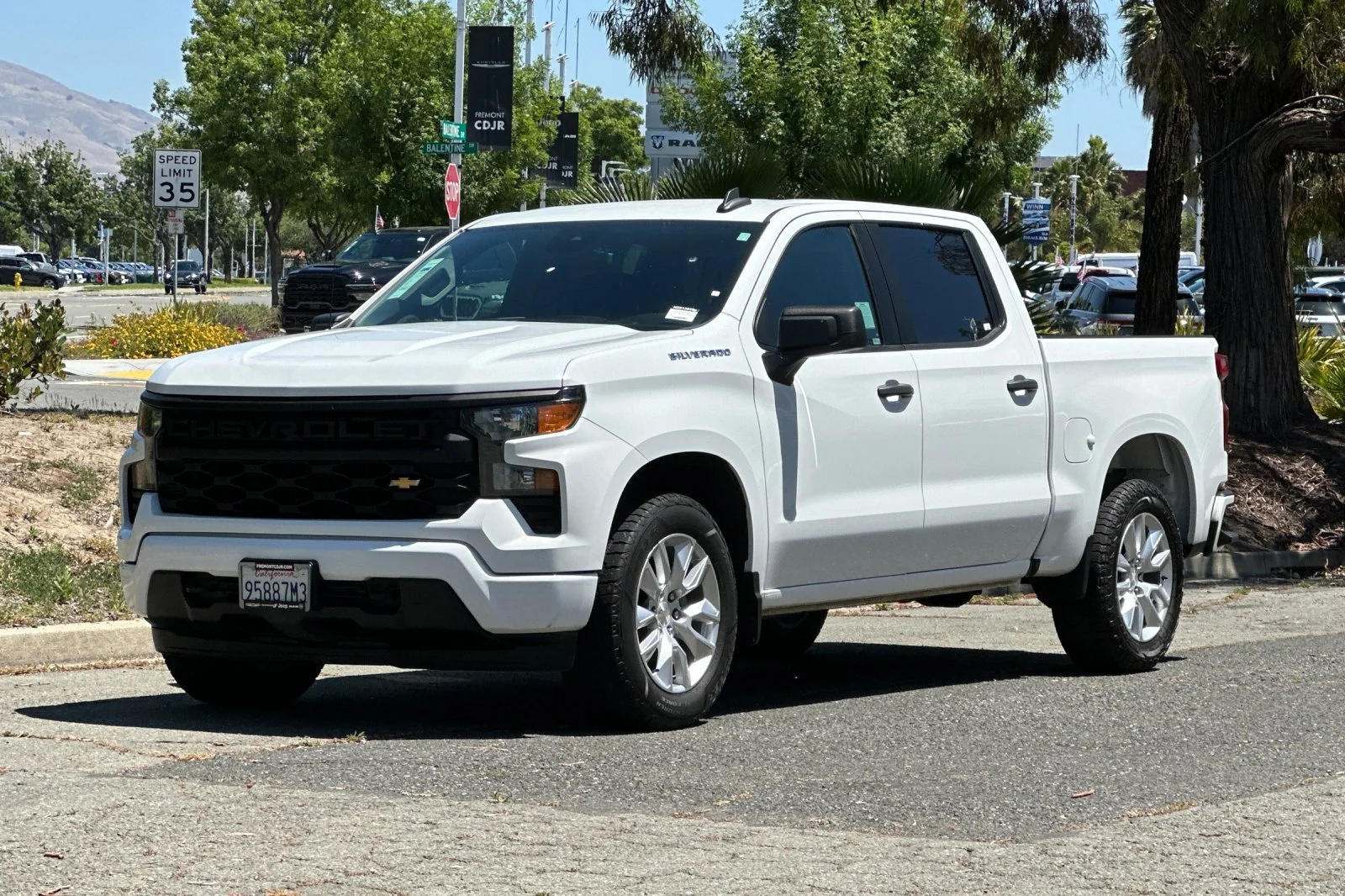 Used 2022 White Chevrolet Custom image 7