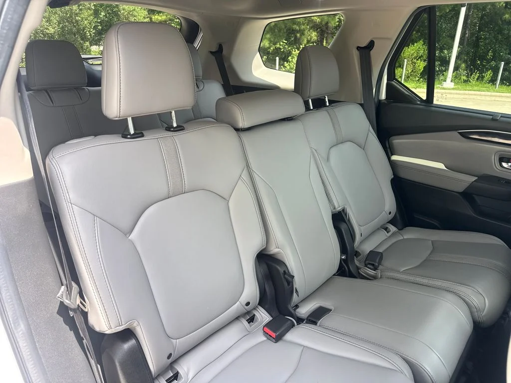 Certified Used 2025 Platinum White Pearl Honda AWD EX-L image 34