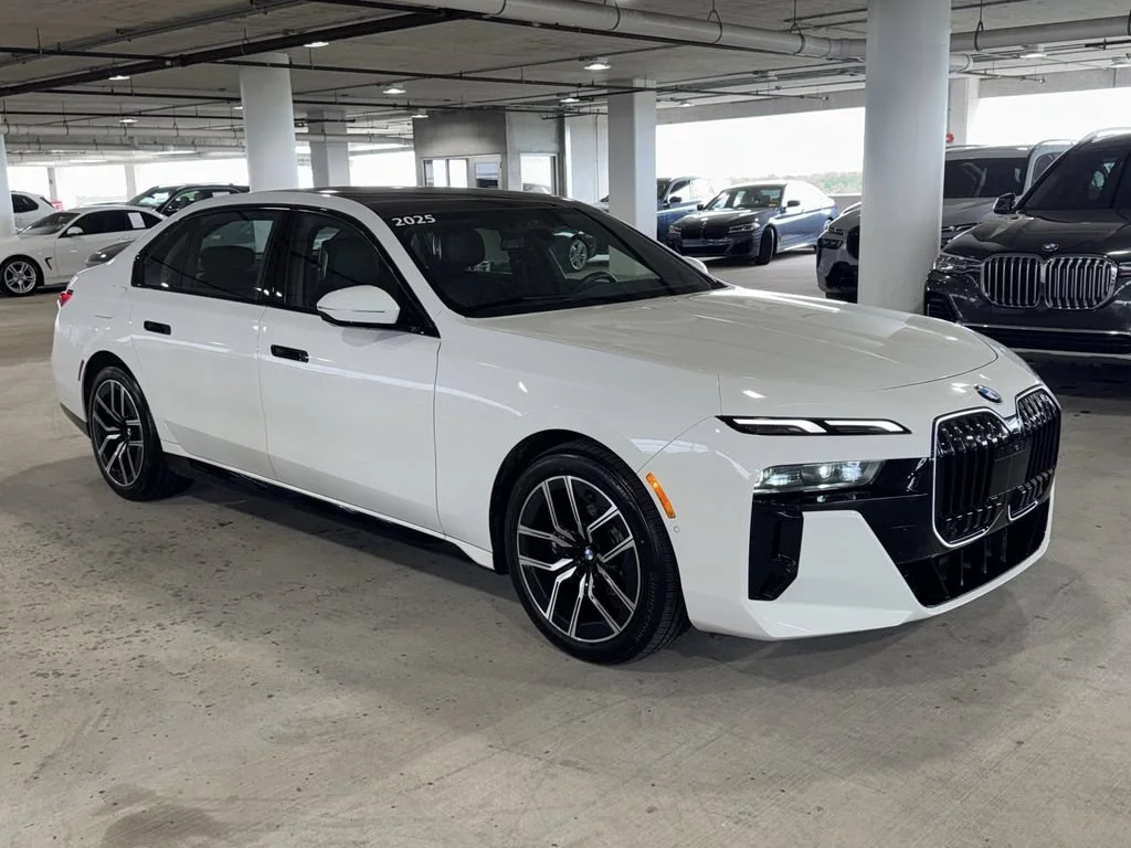 2025 BMW 7 Series 760i xDrive Sedan's photo