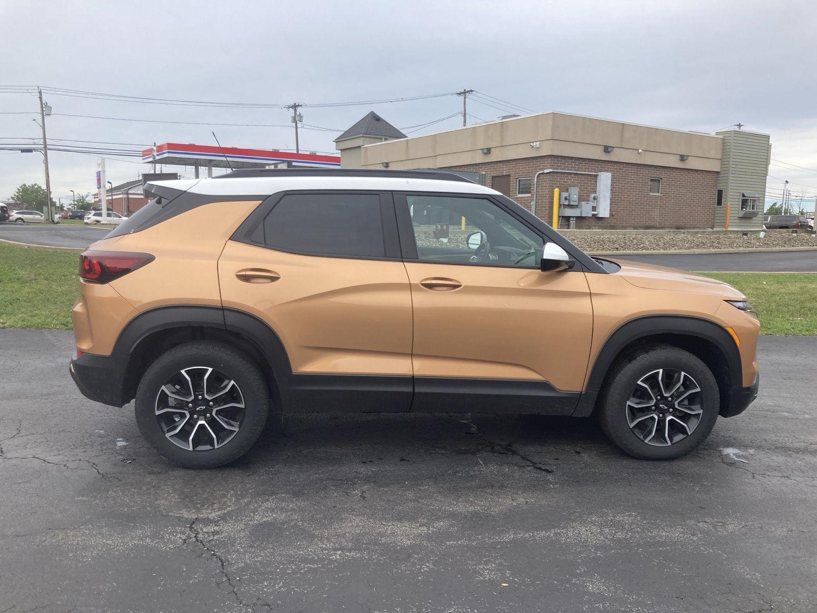 Used 2024 Copper Harbor Metallic Chevrolet ACTIV image 8