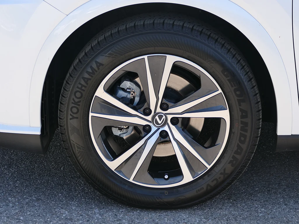 Used 2024 Eminent White Pearl Lexus Premium image 9