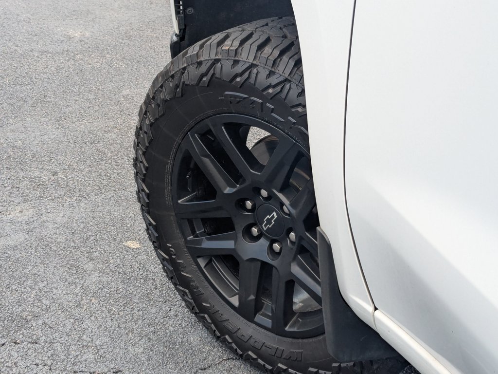 Used 2021 Summit White Chevrolet LT Trail Boss image 9