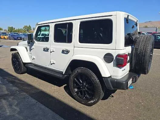 Used 2022 Bright White Clearcoat Jeep Unlimited Sahara image 6