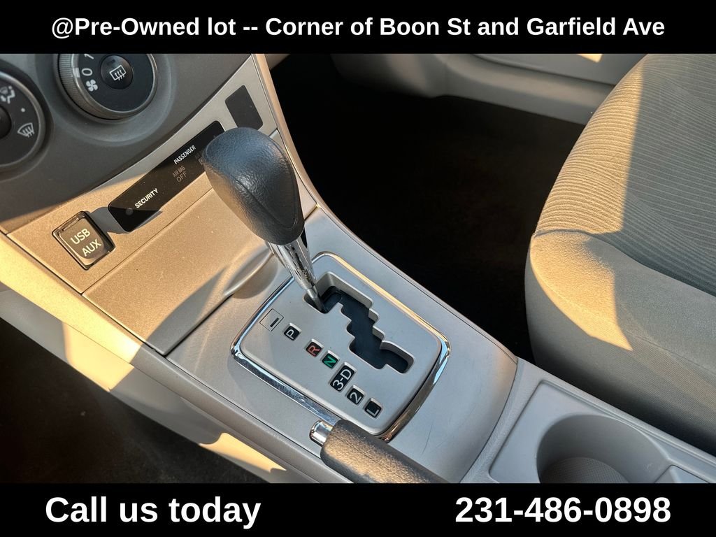 Used 2012 White Toyota LE image 24