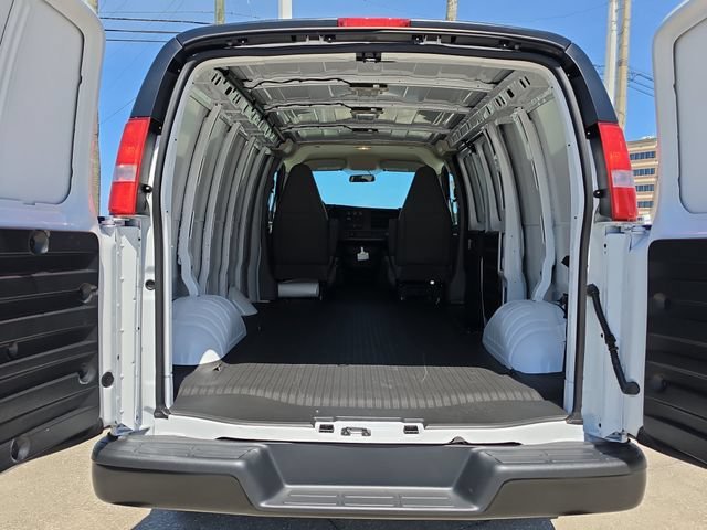 2026 Chevrolet Express Cargo Work Van - Photo 7