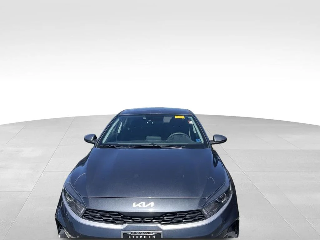 Used 2023 Gray Kia LXS image 5