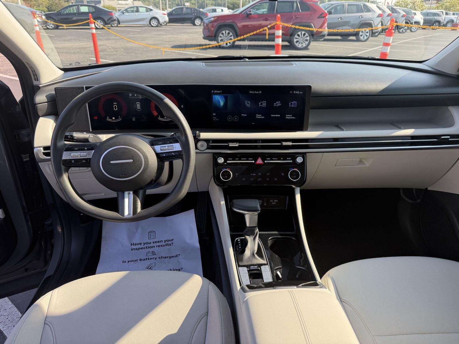 Used 2025 Hampton Gray Hyundai SEL image 17