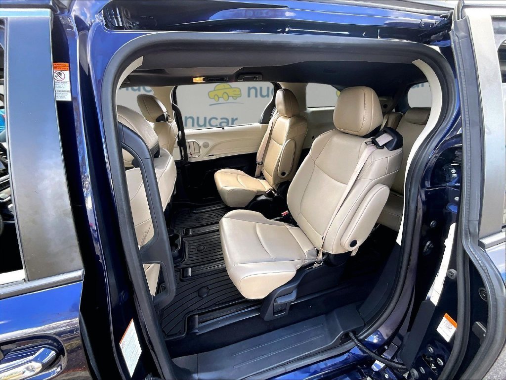 Used 2022  Toyota XLE image 15