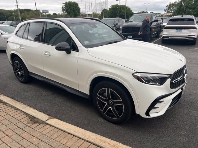 Used 2024 White Mercedes-Benz GLC 300 image 2