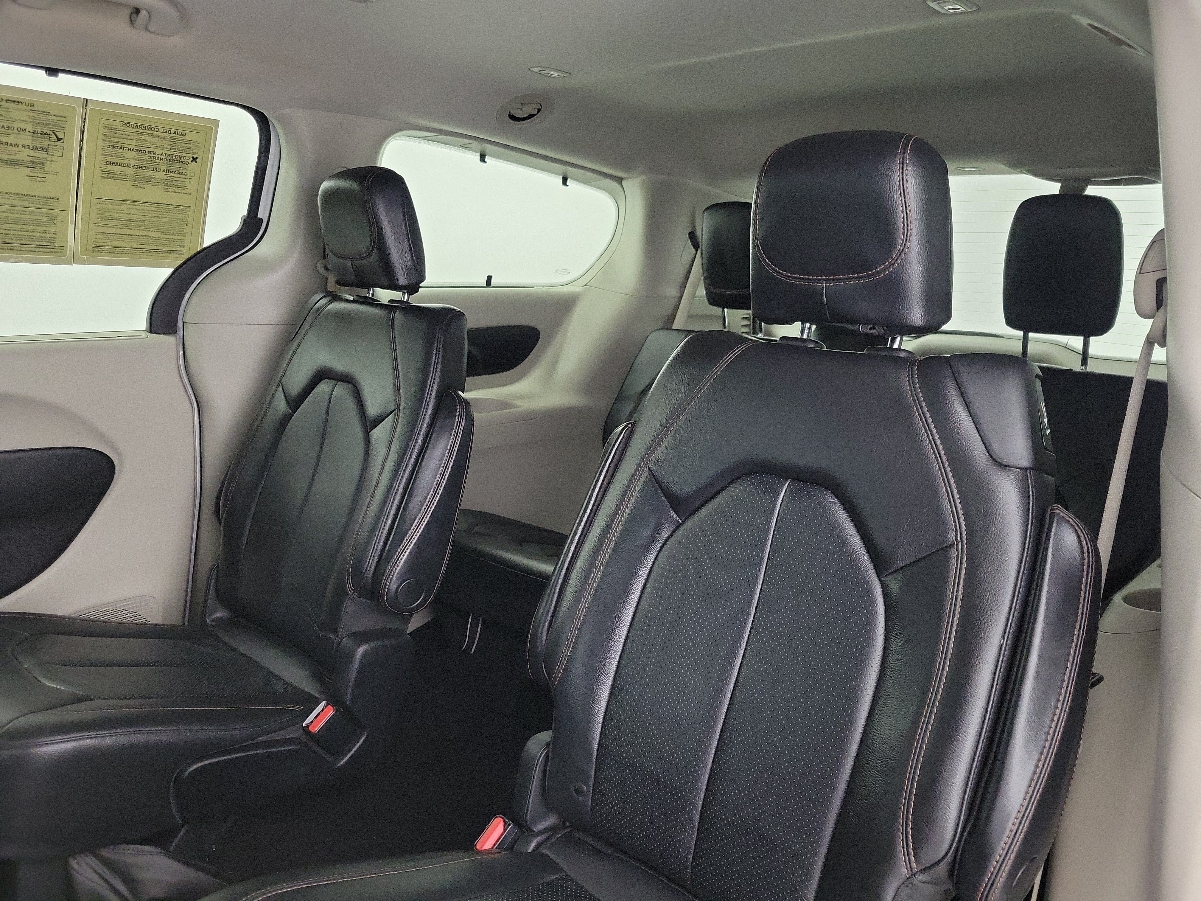 Used 2019 Bright White Clearcoat Chrysler Touring L image 8
