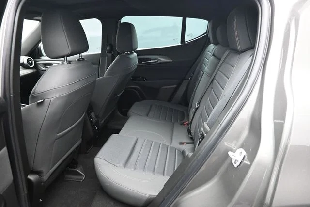 Used 2024 Silver Alfa Romeo Ti image 9