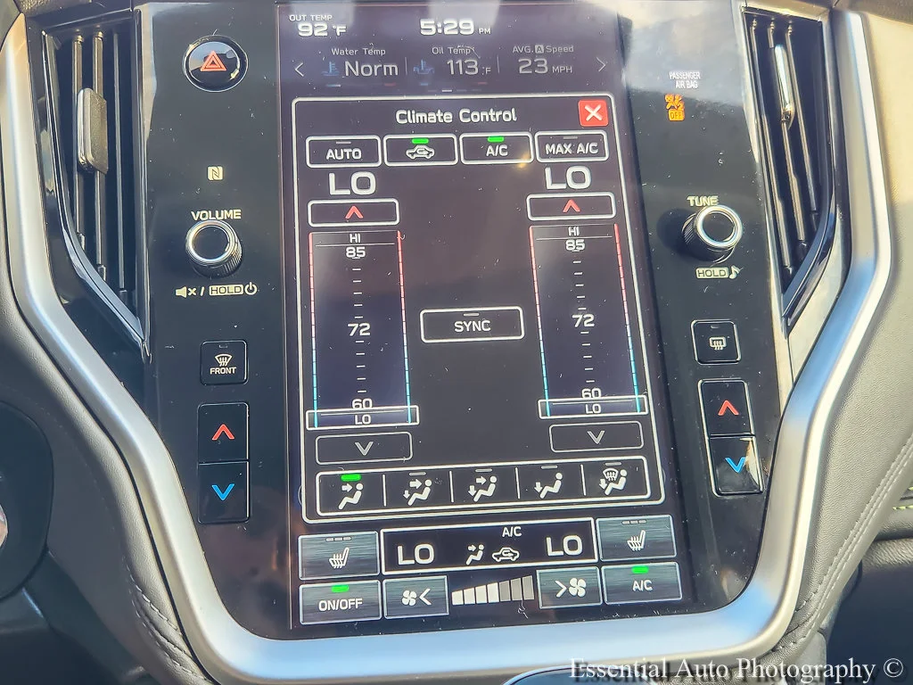 Used 2025 White Subaru Onyx Edition image 13