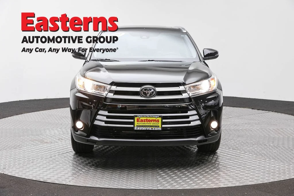 Used 2019 Black Toyota XLE image 2