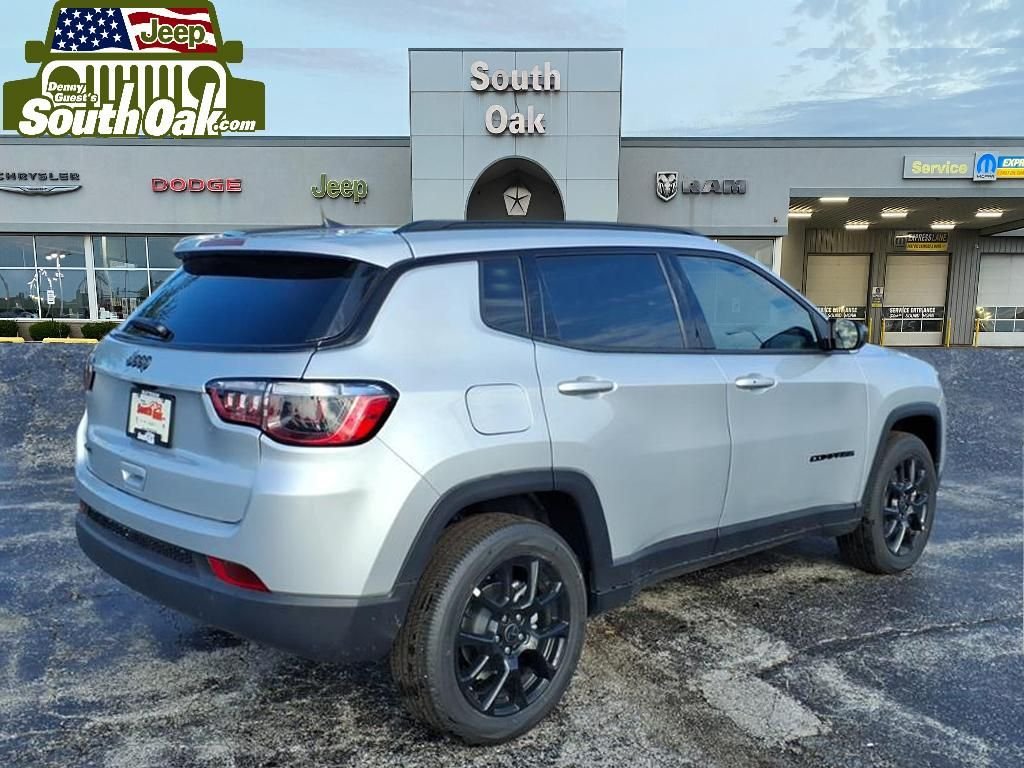 New 2026 Silver Zynith Metallic Clear-Coat Exterior Paint Jeep Latitude image 3