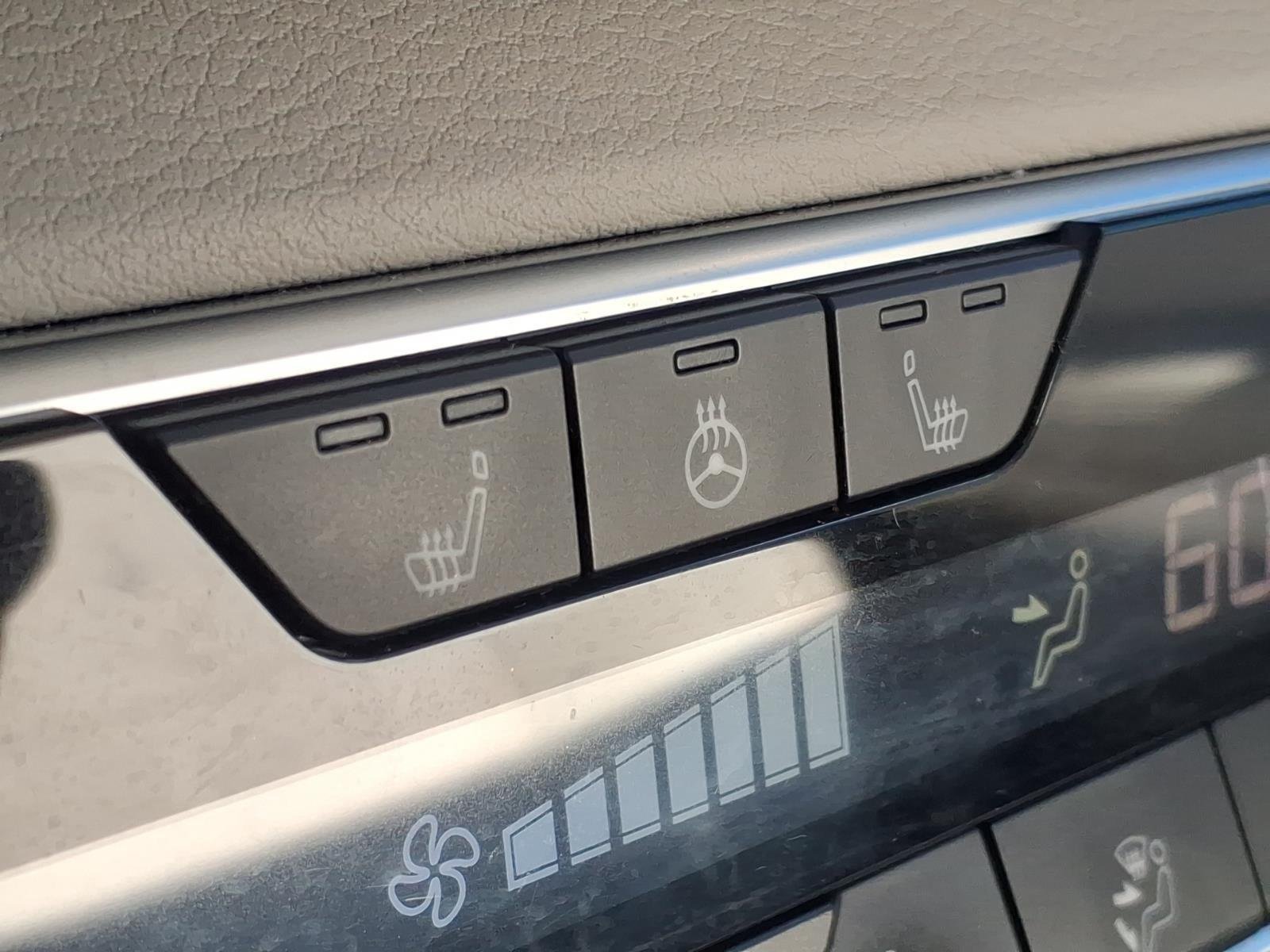 Used 2020 Pearl White Tricoat Nissan 2.0 Platinum image 5