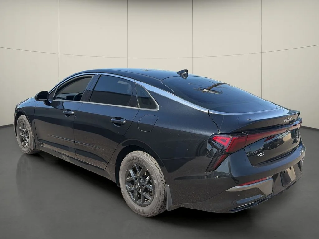 Used 2025 Aurora Black Kia LXS image 5