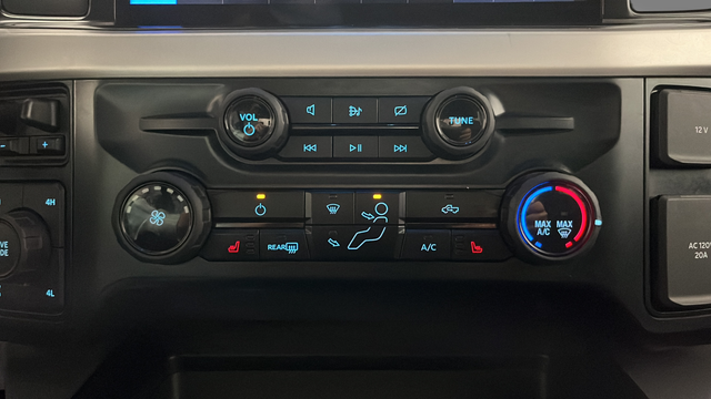 Used 2023 Iconic Silver Metallic Ford XLT image 17