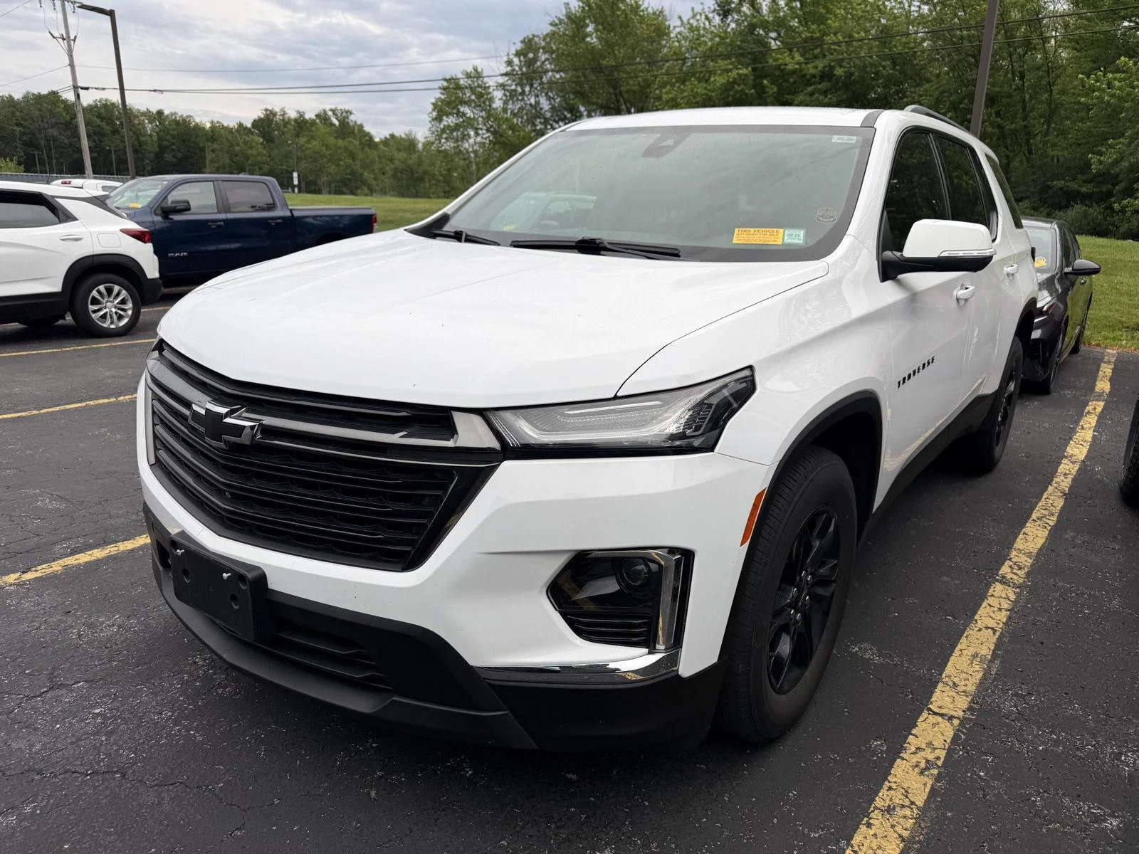 Used 2023 Summit White Chevrolet LT Cloth image 2
