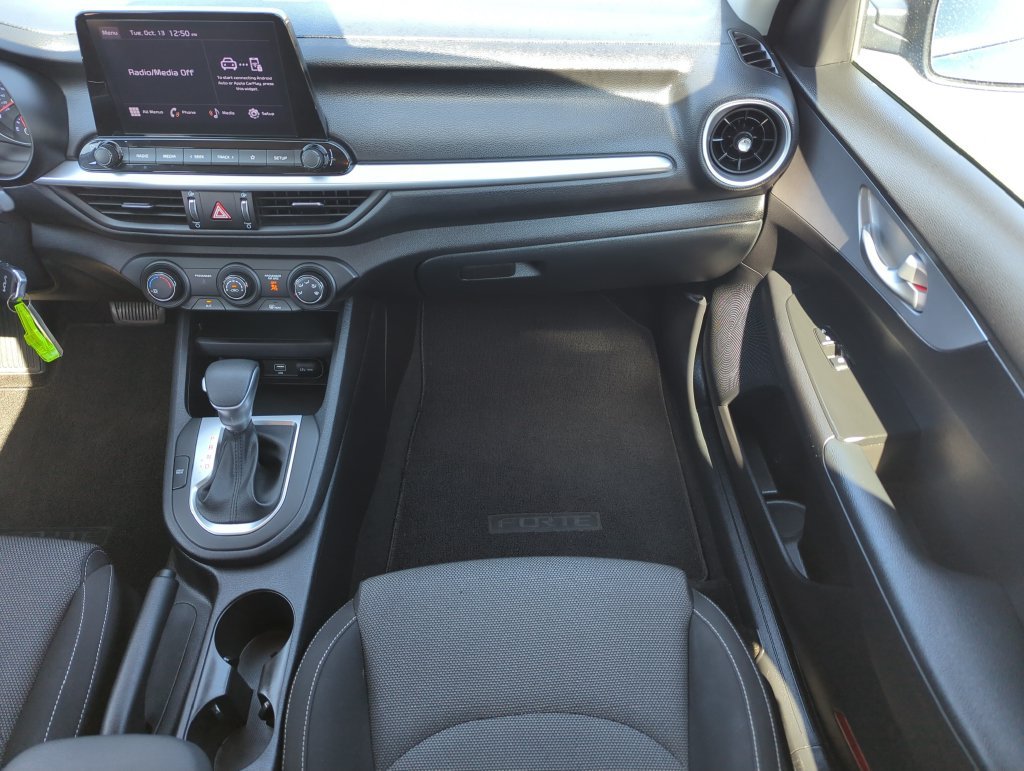 Used 2023 Blue Kia LXS image 16