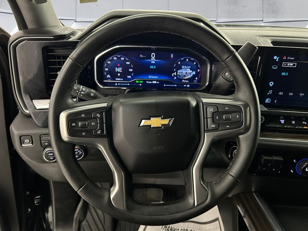 Used 2025 Black Chevrolet LT image 9