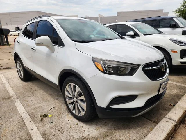 2018 Buick Encore Preferred's photo
