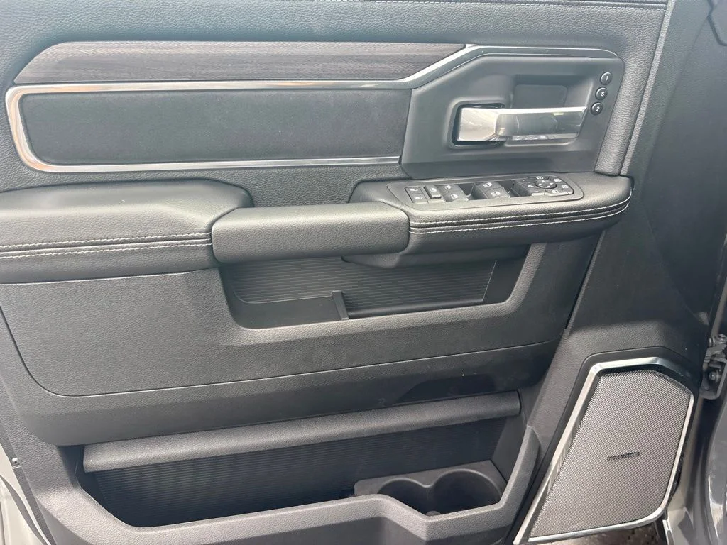 New 2026 Ceramic Gray Clear-Coat Exterior Paint RAM LARAMIE image 14